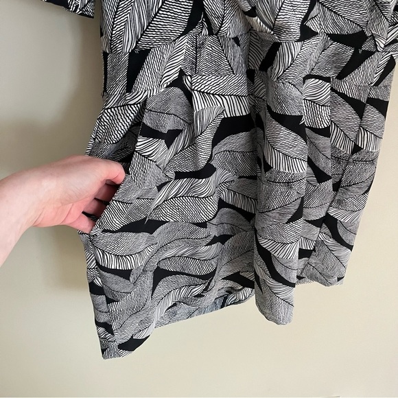 Loft Fern Black White Botanical Print Romper with Pockets - Picture 5 of 14